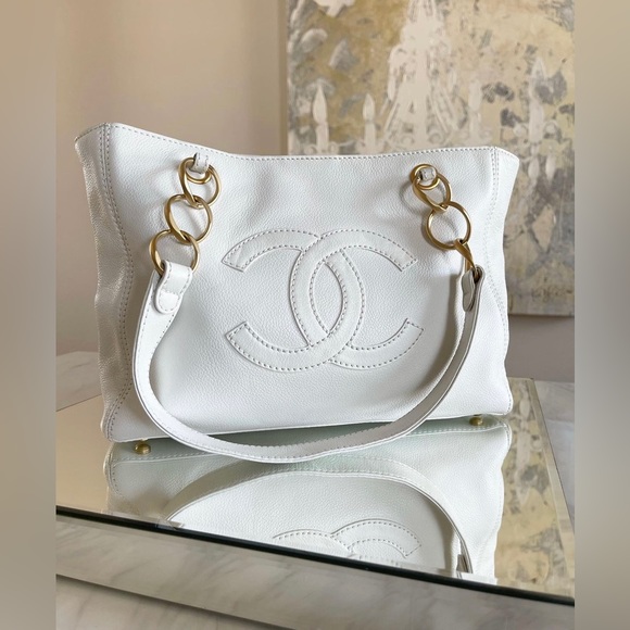 Chanel White Leather ‘CC’ Tote - Picture 1 of 6